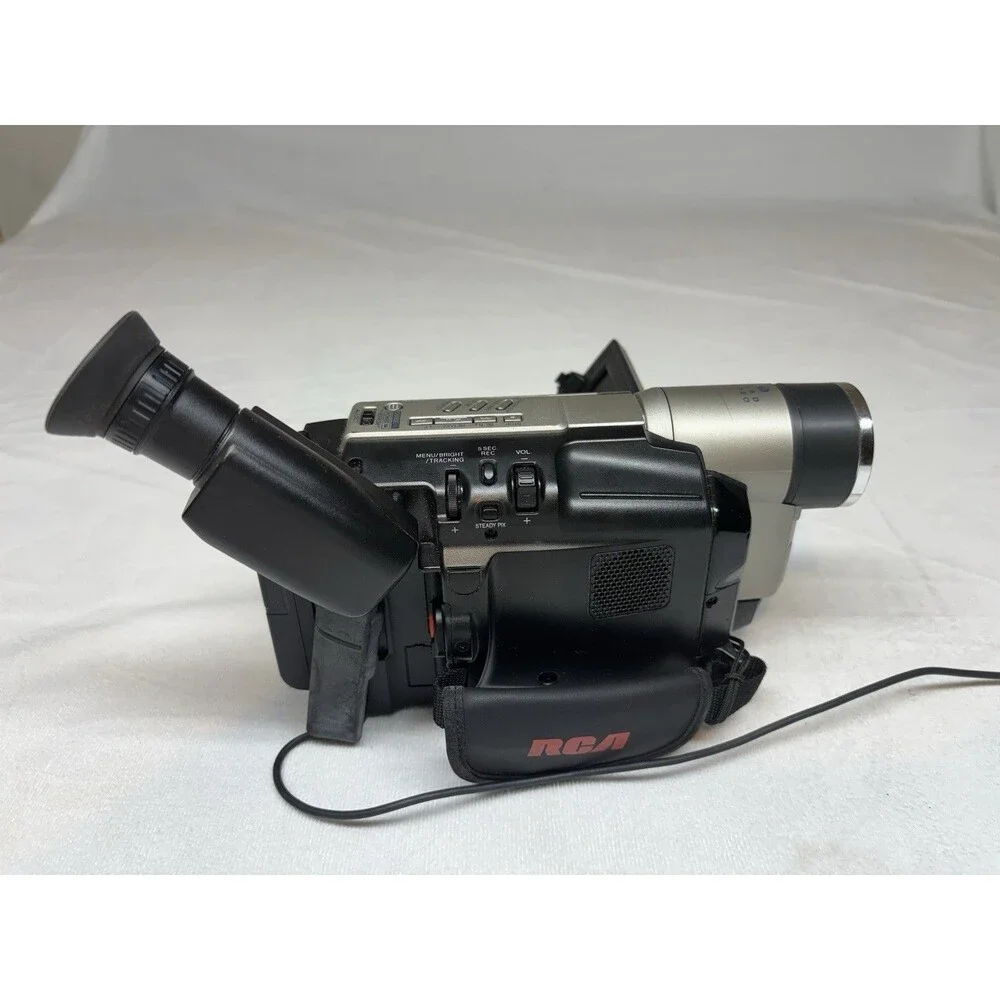 RCA AutoShot CC6364 VHS-C Camcorder Camera 400X Digital Zoom Case & Plug Charger